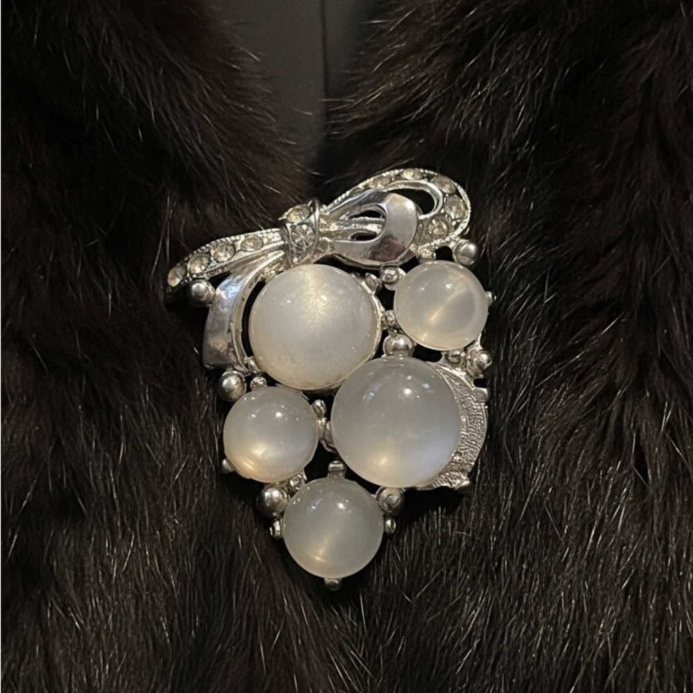 Coro broach moon glow lucite cabochons rhinestone designer Gene Verecchio  1940s